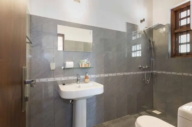 Deluxe Room with Shared Bathroom