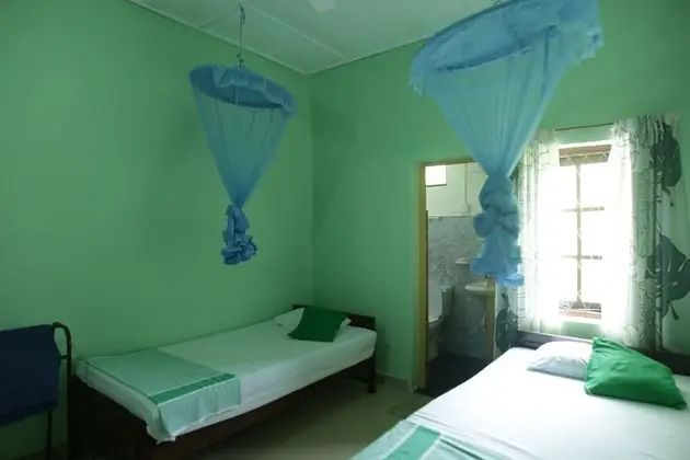 Üç Kişilik Oda (with Private Bathroom)