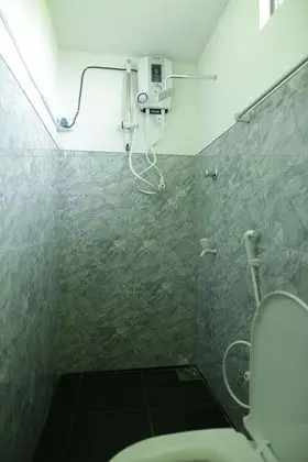 Üç Kişilik Oda (with Private Bathroom)