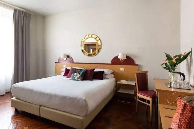 Tek Büyük veya İki Ayrı Yataklı Oda, Banyolu/Duşlu