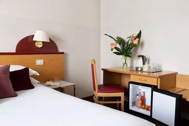 Tek Büyük veya İki Ayrı Yataklı Oda, Banyolu/Duşlu