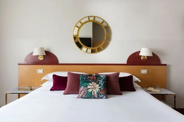 Tek Büyük veya İki Ayrı Yataklı Oda, Banyolu/Duşlu