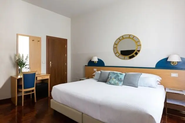 Tek Büyük veya İki Ayrı Yataklı Oda, Banyolu/Duşlu