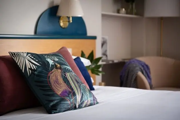 Tek Büyük veya İki Ayrı Yataklı Oda, Banyolu/Duşlu