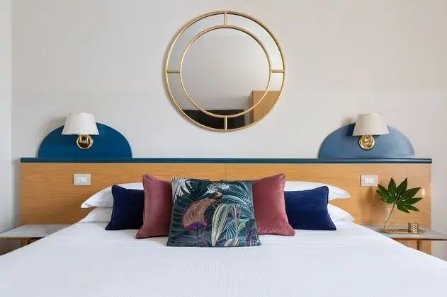 Tek Büyük veya İki Ayrı Yataklı Oda, Banyolu/Duşlu