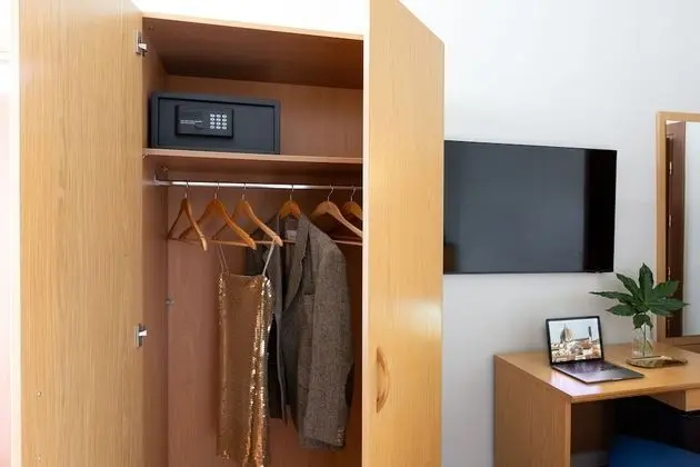 Tek Büyük veya İki Ayrı Yataklı Oda, Banyolu/Duşlu