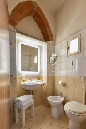 Tek Büyük veya İki Ayrı Yataklı Oda, Banyolu/Duşlu