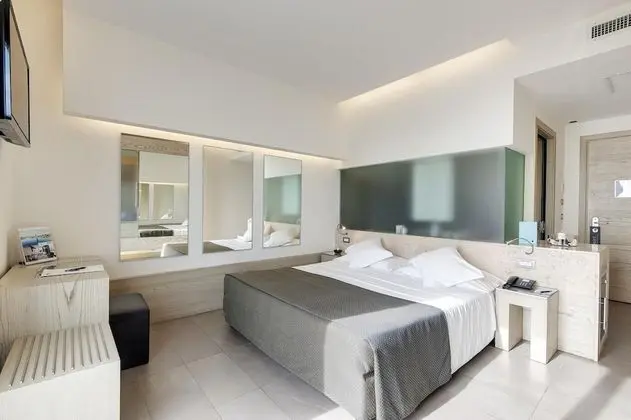 Üç Kişilik Oda, Balkon, Deniz Manzaralı