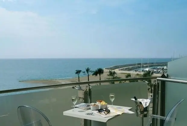 Üç Kişilik Oda, Balkon, Deniz Manzaralı