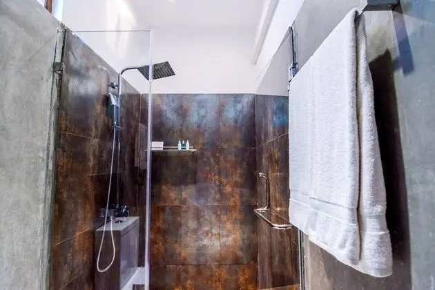 Deluxe Tek Büyük Yataklı Oda, Banyolu/Duşlu