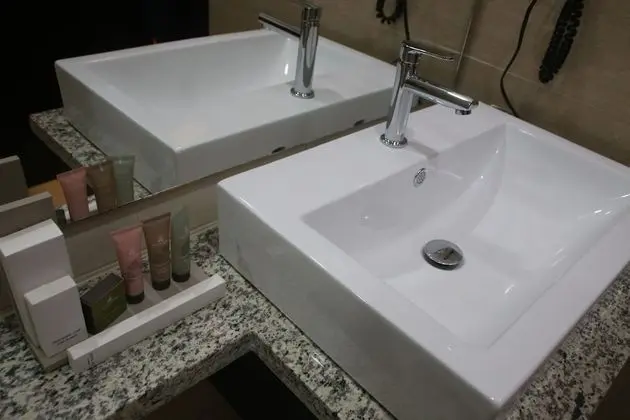 Junior Süit, 1 En Büyük (King) Boy Yatak, Banyolu/Duşlu