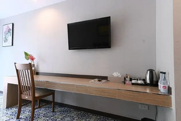 Deluxe Tek Büyük veya İki Ayrı Yataklı Oda, Havuz Manzaralı