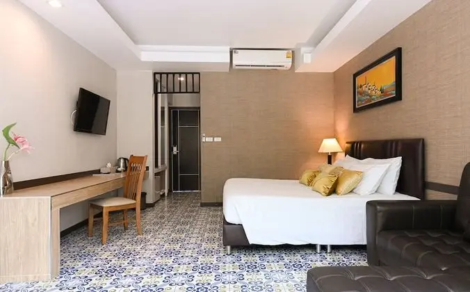 Deluxe Tek Büyük veya İki Ayrı Yataklı Oda, Havuz Manzaralı