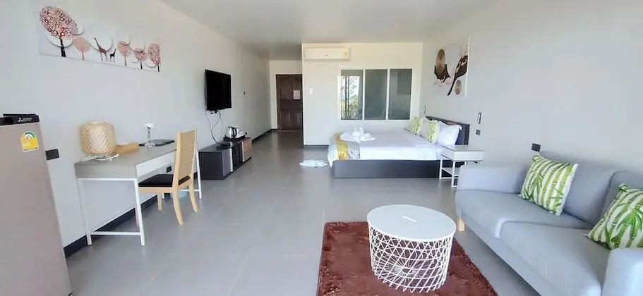 Pool Access Room