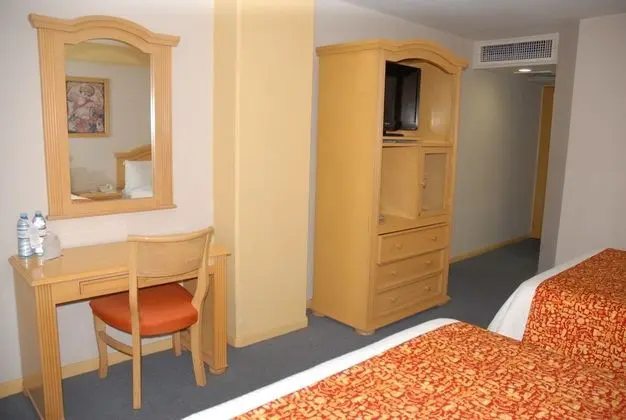 Tek Büyük Yataklı Oda (2 Camas Matrimoniales)