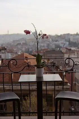 Superior Oda, Balkon