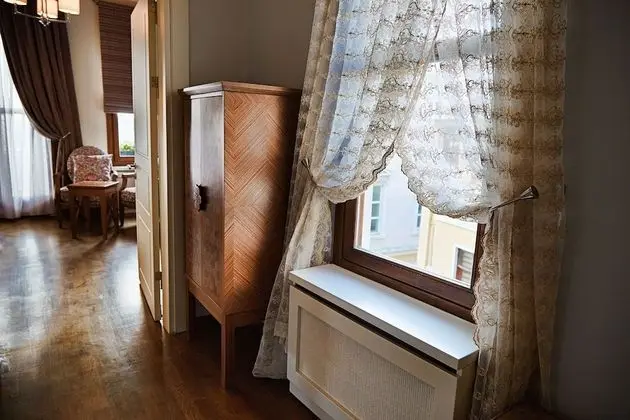 Superior Oda, Balkon