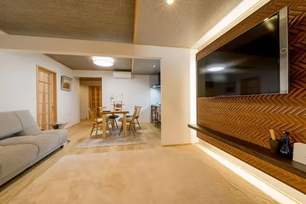 Premium Süit, 2 Yatak Odası, Özel Banyo, Bahçe Manzaralı (90sqm)