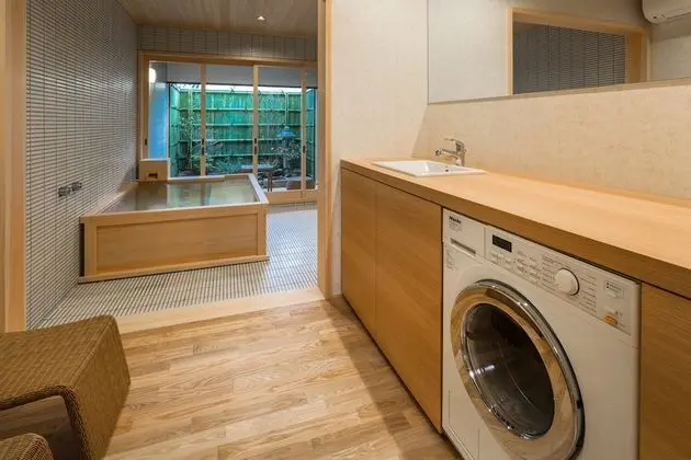 Premium Süit, 2 Yatak Odası, Özel Banyo, Bahçe Manzaralı (90sqm)