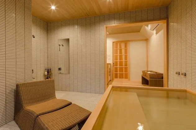 Premium Süit, 2 Yatak Odası, Özel Banyo, Bahçe Manzaralı (90sqm)