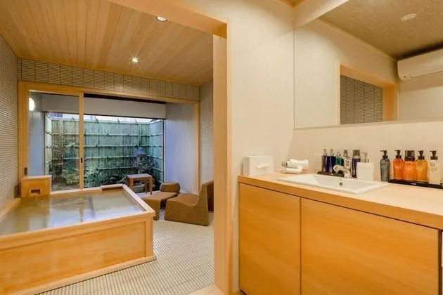 Premium Süit, 2 Yatak Odası, Özel Banyo, Bahçe Manzaralı (90sqm)