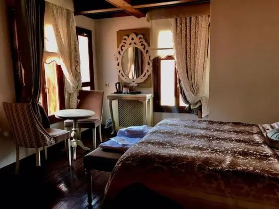 Standart Oda, Sokak Manzaralı