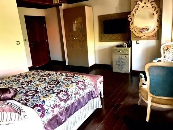 Standart Oda, Sokak Manzaralı