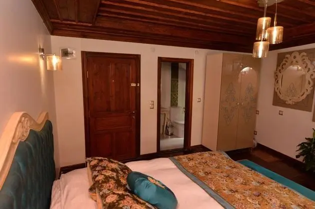 Standart Oda, Sokak Manzaralı