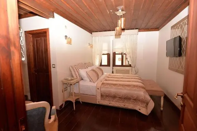 Standart Oda, Sokak Manzaralı
