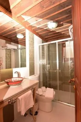 Standart Oda, Sokak Manzaralı