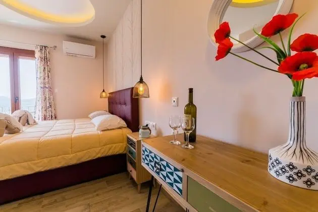 Luxury Oda, Balkon (Samitos)