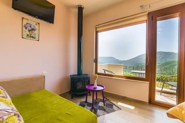 Luxury Oda, Balkon (Samitos)