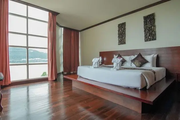 Signature Suite