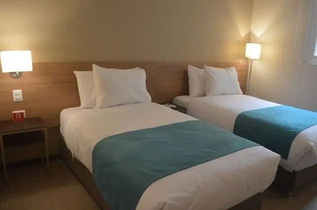 Tek Büyük Yataklı Oda, 2 Tek Kişilik Yatak