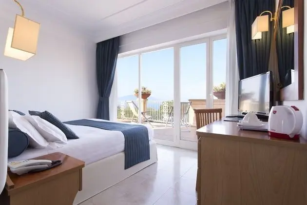 Superior Tek Büyük Yataklı Oda, Balkon, Deniz Manzaralı