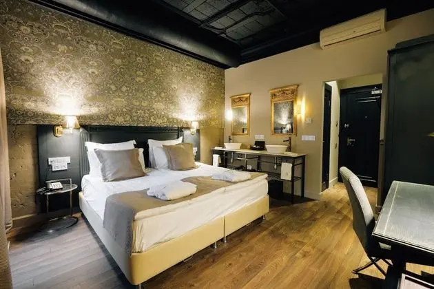 Comfort Tek Büyük veya İki Ayrı Yataklı Oda