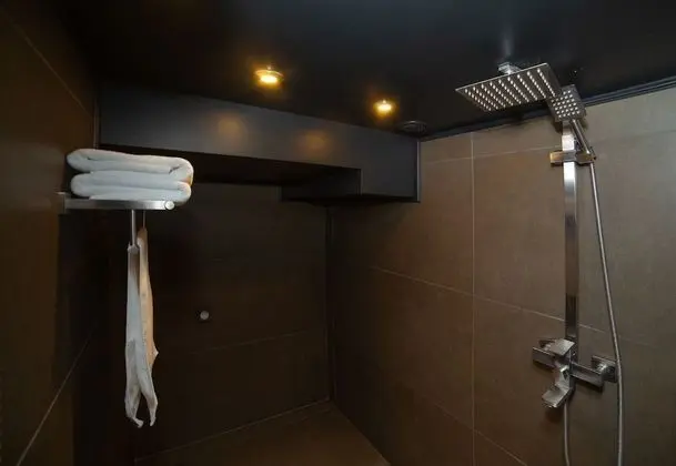 Comfort Tek Büyük veya İki Ayrı Yataklı Oda