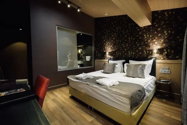Superior Tek Büyük veya İki Ayrı Yataklı Oda