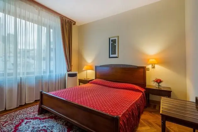 Standard Tek Büyük Yataklı Oda