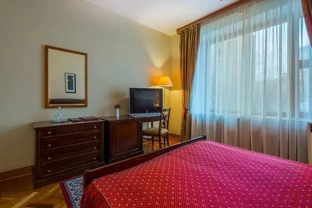 Standard Tek Büyük Yataklı Oda