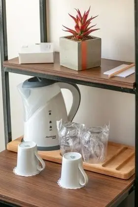 Aile Odası, Kara Tarafı