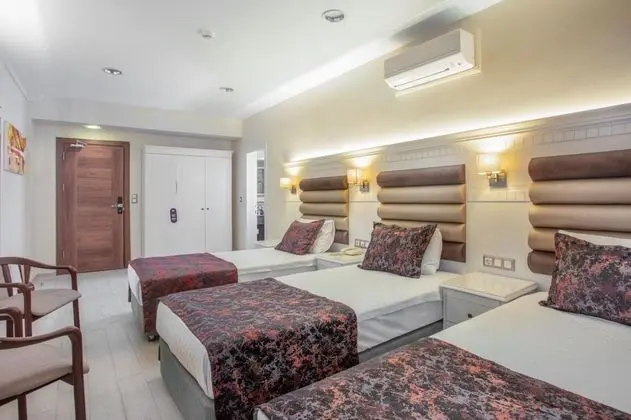 Standart Üç Kişilik Oda, Kara Tarafı