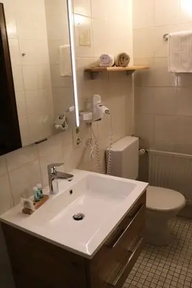 Üç Kişilik Oda, Balkon