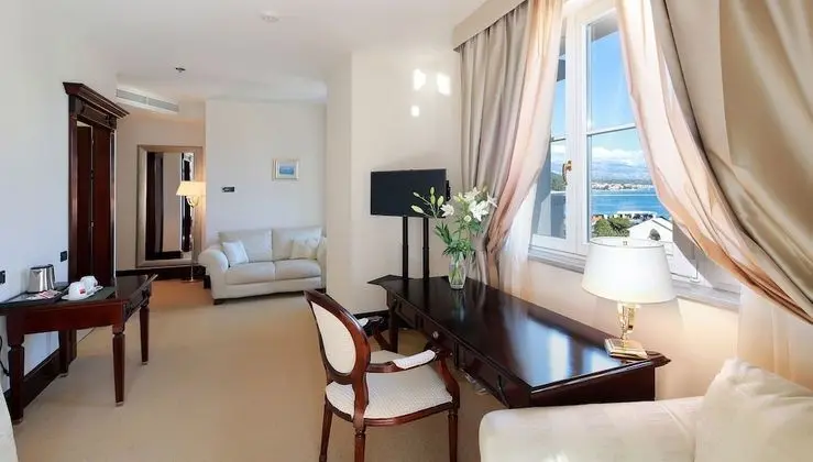 Deluxe Tek Büyük Yataklı Oda, Balkon, Deniz Manzaralı