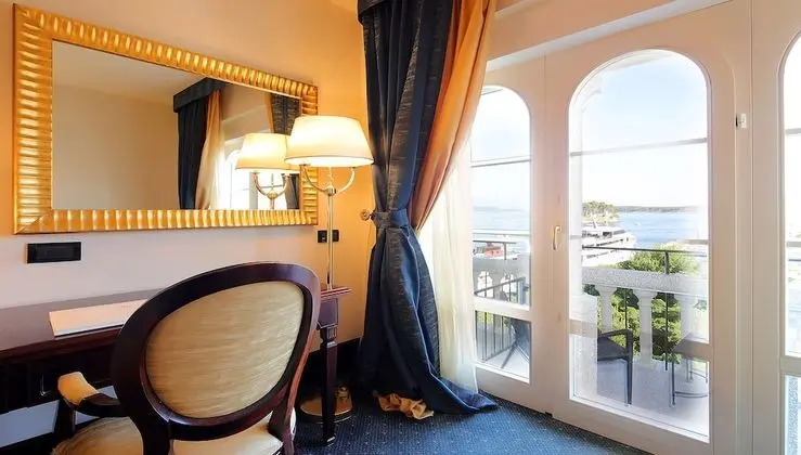 Deluxe Tek Büyük Yataklı Oda, Balkon, Deniz Manzaralı