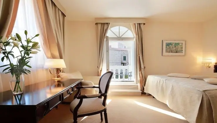 Deluxe Tek Büyük Yataklı Oda, Balkon, Deniz Manzaralı