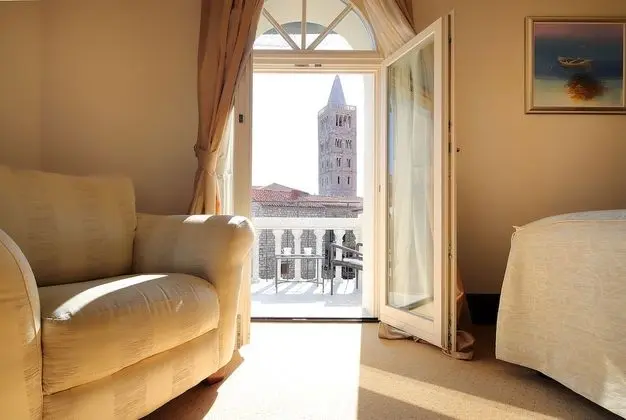Deluxe Tek Büyük Yataklı Oda, Balkon, Deniz Manzaralı