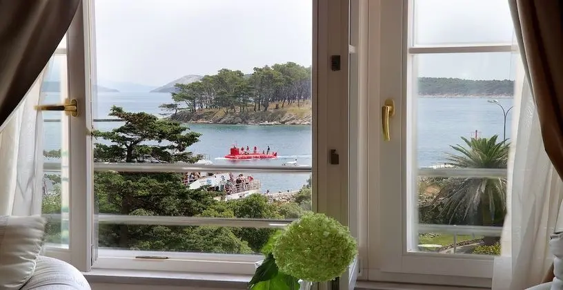 Deluxe Tek Büyük Yataklı Oda, Balkon, Deniz Manzaralı