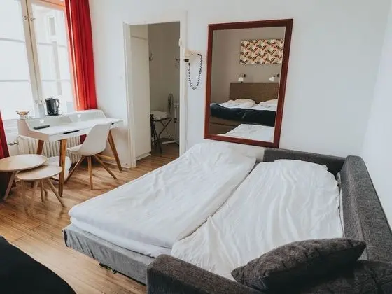 Üç Kişilik Oda