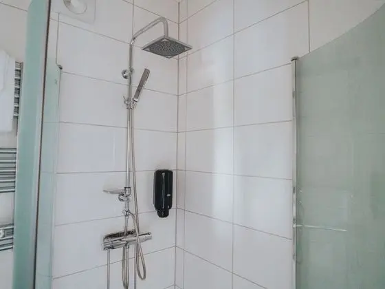 Üç Kişilik Oda